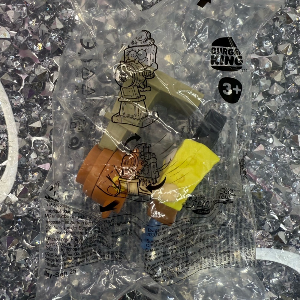 Burger King SpongeBob toy Figure - Yellow Shirt Mini Figure (Sealed) sailor